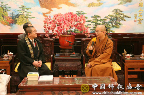 学诚法师会见大正大学大塚伸夫校长一行.jpg