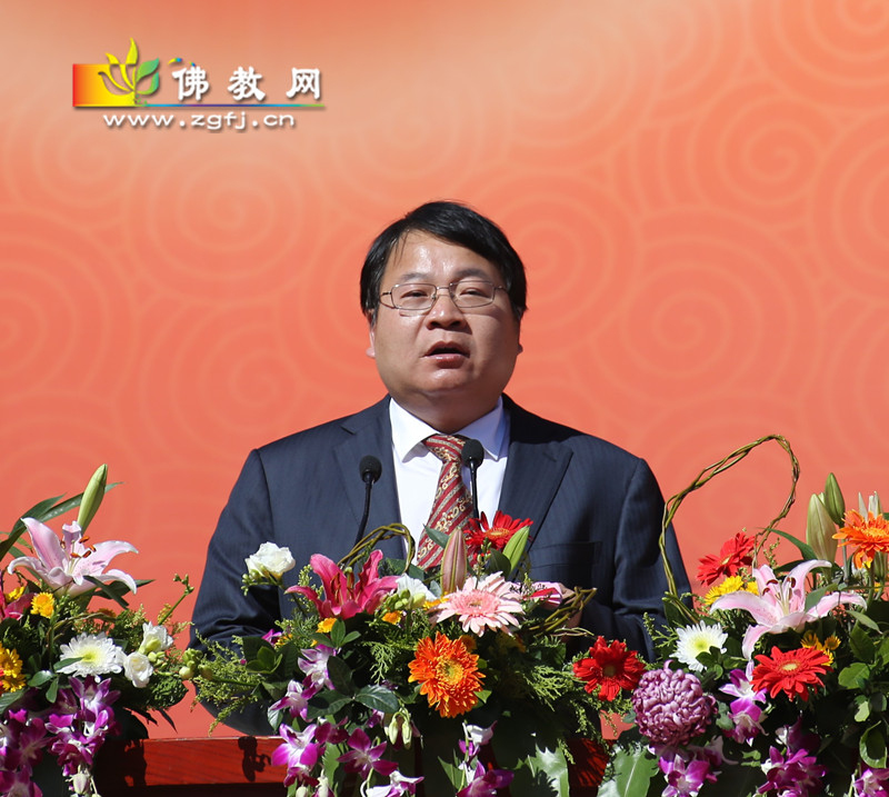 余杭区委副书记、区长陈如根对本次论坛的举行表示祝贺18.jpg