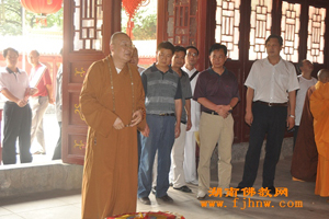 图八