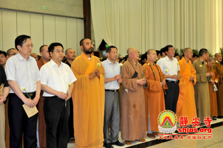 德悟长老法体告别仪式举行