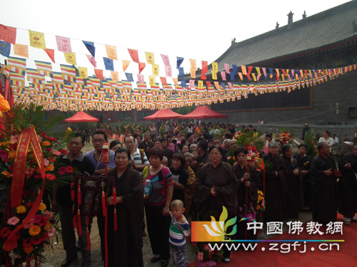 与会信众.jpg