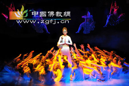 《千手观音》中“苦海慈航”.jpg