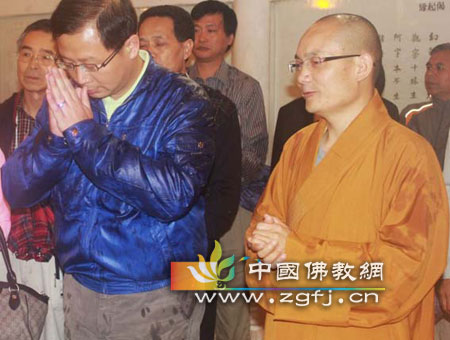 吴志扬先生在法门寺地宫祈愿.jpg
