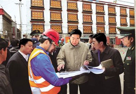 西藏常务副书记吴英杰考察“萨嘎达瓦”宗教活动服务安防工作