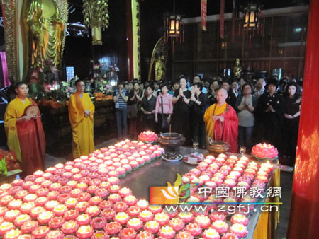上海西林禅寺举行文殊菩萨圣诞祈福法会.jpg