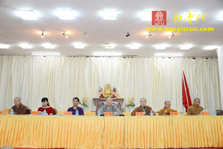 闽南佛学院召开第十三届本科毕业班赴台参学组团会议.jpg
