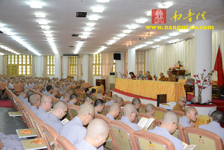 闽南佛学院召开第十三届本科毕业班赴台参学组团会议.jpg