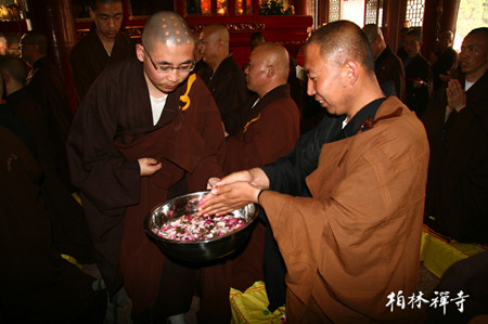 河北柏林禅寺僧众举行结夏安居仪式.jpg