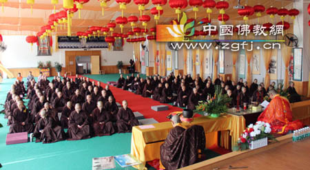 广东梅州千佛塔寺举行结夏安居仪式.jpg