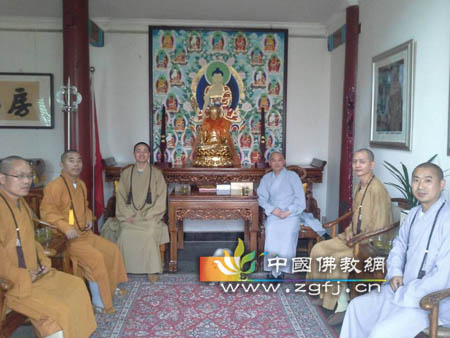 九华山百岁宫众法师参访北京云居寺.jpg
