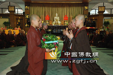 五台山普寿寺举行结夏安居仪式.jpg