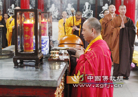 武汉归元禅寺为雅安地震灾区举办祈福法会.jpg