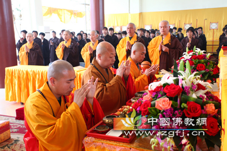 河北保定观音寺举行传授在家菩萨戒法会.jpg