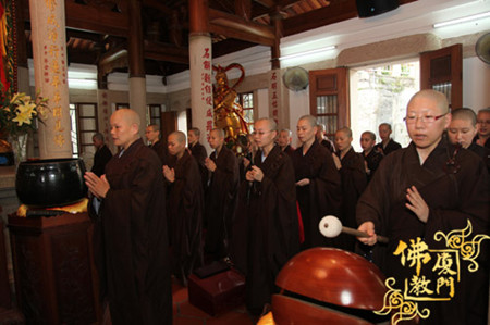 厦门万石莲寺为厦门公交车事故伤亡者举办祈福及超荐法会.jpg