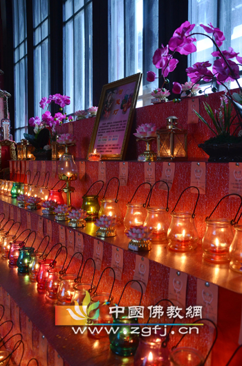 江苏省张家港市东渡寺圆满举行2013高考祈福法会.jpg