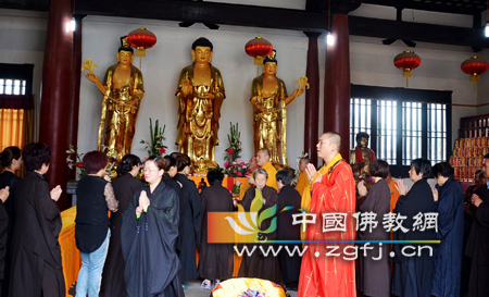 江苏张家港东渡寺举行鉴真大师圆寂1250周年诵经祈福法会.jpg
