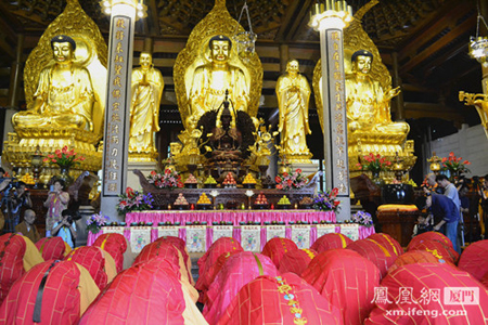 闽台佛教文化交流周系列活动之两岸和平祈福法会在南普陀寺举行.jpg