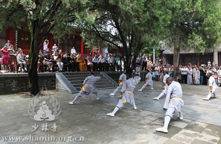 巴林、乌拉圭、哥伦比亚等国驻华大使参访嵩山少林寺.jpg