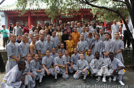 巴林、乌拉圭、哥伦比亚等国驻华大使参访嵩山少林寺.jpg