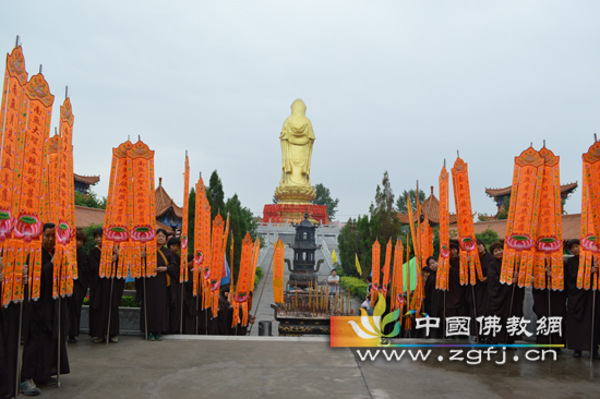 河北藁城天台寺举行水陆法会熏坛仪式