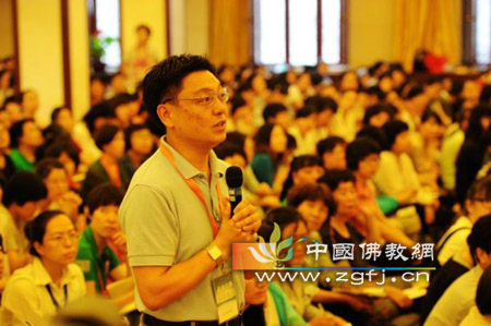 学诚法师给北大后EMBA班做题为《劝发菩提心》讲座.jpg