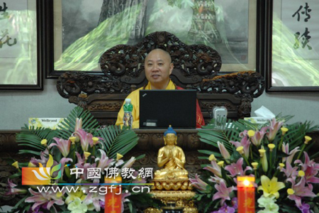 明生法师于广东光孝寺宣讲《梵网经菩萨戒本》.jpg