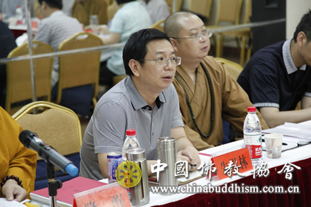 湖北佛教教风建设推进会暨省佛协2013年第二次会长办公(扩大)会议圆满结束.jpg