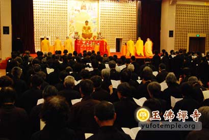 上海玉佛寺举行星期佛学讲座诵经、祈福法会.jpg