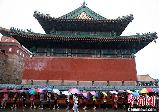水火既济 普宁寺里的虔诚祈祷者 .jpg