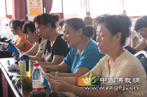 2013年归元禅寺第六期禅修活动——恭诵《金刚经》圆满.jpg