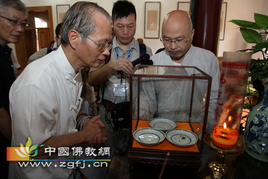 当代著名佛学家霍韬晦教授一行参访四祖寺.jpg