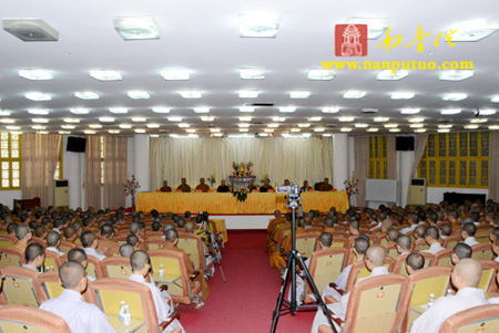 闽南佛学院召开2013年招生考试考前教育说明会.jpg
