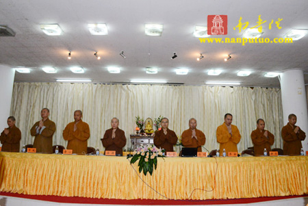 闽南佛学院召开2013年招生考试考前教育说明会.jpg