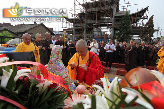 江西宜春慈化禅寺隆重举行山门殿和大悲殿上梁法会.jpg