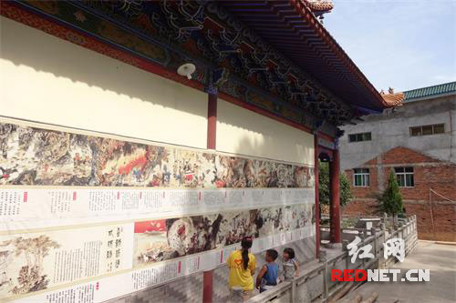 湖师大“为爱护航”暑期三下乡实践队成员参观灵瑞寺.jpg