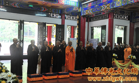 成都文殊院举行常厚老和尚示寂回向追思法会.jpg