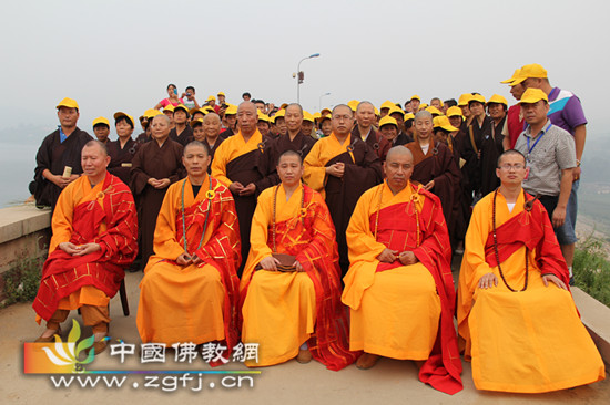 主法法师等待迎请