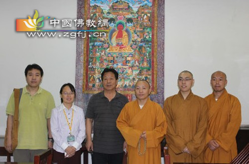 北京龙泉寺悟光法师、贤才法师一行七人参访北京大学图书馆与清华大学图书馆.jpg