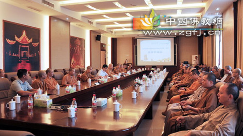 中国佛学院普陀山学院召开2013年教师节座谈会.jpg