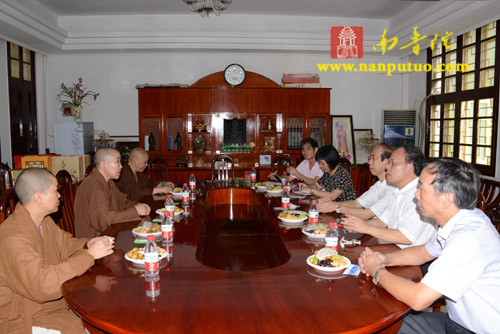 福建省民宗厅杨志英厅长一行莅临闽南佛学院女众部调研.jpg