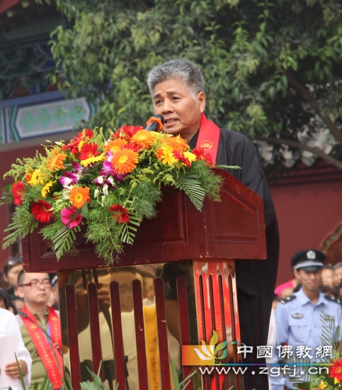 杨勋居士发表讲话.jpg