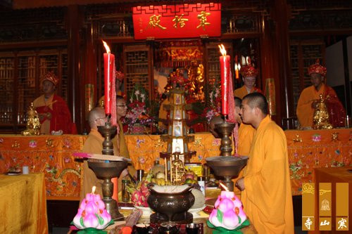 江苏苏州寒山寺圆满举行癸巳蛇年地藏王菩萨圣诞纪念法会.jpg