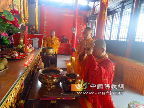 江苏高邮护国龙王寺圆满举行地藏菩萨圣诞日共修法会.jpg