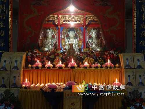河北廊坊霸州龙泉禅寺隆重举行地藏菩萨圣诞供灯法会.jpg