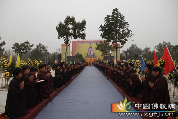 弘公示寂十周年千人追思传供纪念回向大法会在南宫普彤寺举行