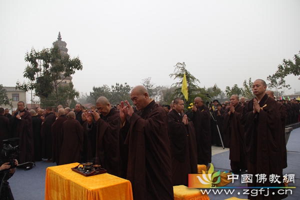 弘公示寂十周年千人追思传供纪念回向大法会在南宫普彤寺举行