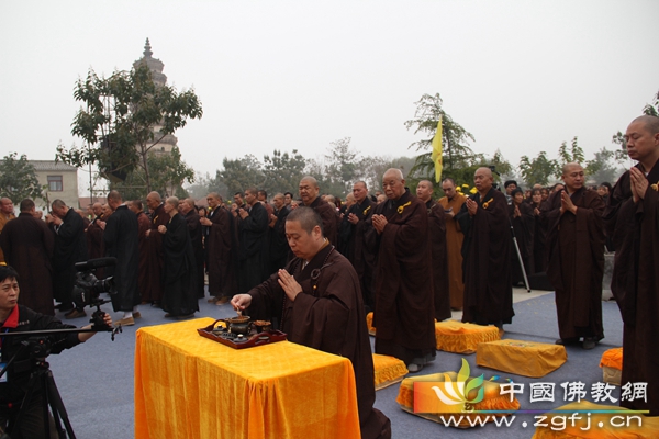 弘公示寂十周年千人追思传供纪念回向大法会在南宫普彤寺举行