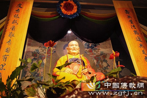 慧日禅寺为纪念悟公上人圆寂九周年举办讽诵《大乘妙法莲华经》共修法会5.jpg