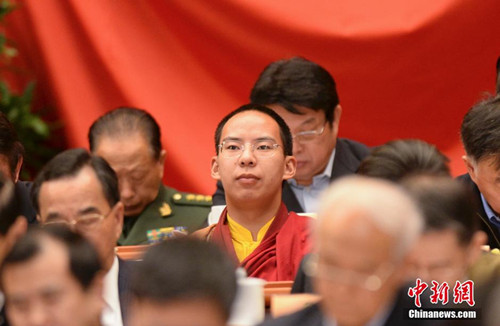 十一世班禅额尔德尼·确吉杰布出席政协全体会议.jpg