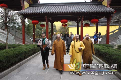 中佛协教务部副主任长顺法师一行实地检查指导炉峰禅寺传戒法会工作